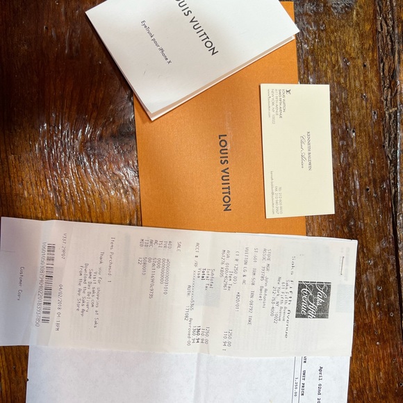 LOUIS VUITTON EYE TRUNK MONOGRAM REVERSE W/ STRAP IPHONE X/XS. - Picture 10 of 16